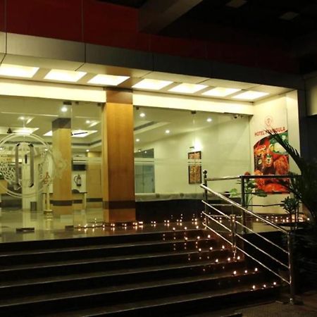 Hotel Peninsula Thrissur Экстерьер фото