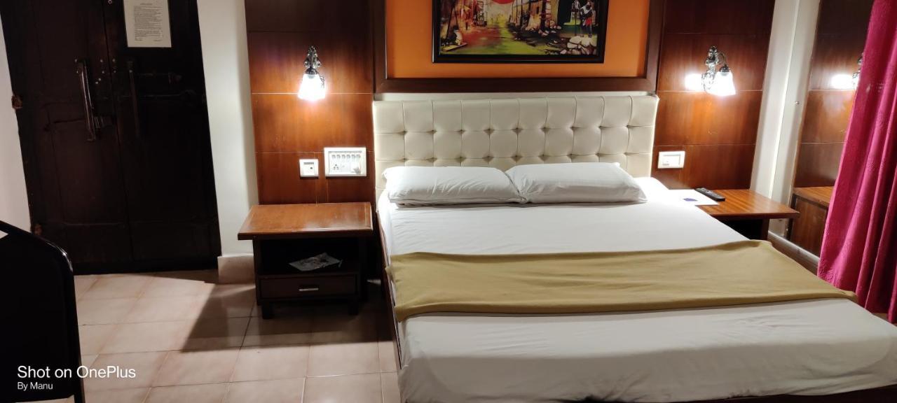 Hotel Peninsula Thrissur Экстерьер фото