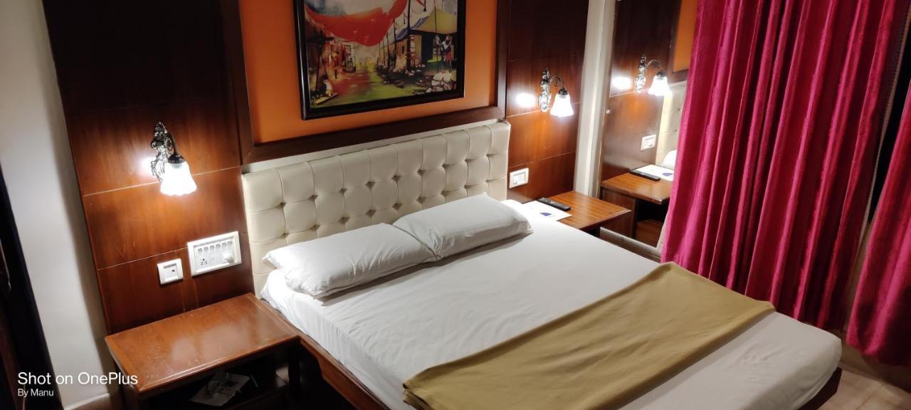 Hotel Peninsula Thrissur Экстерьер фото