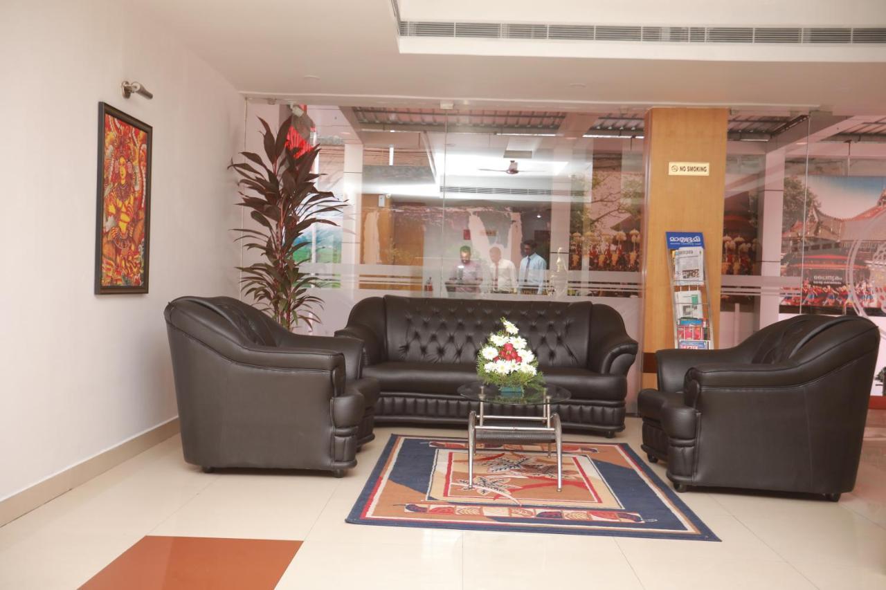 Hotel Peninsula Thrissur Экстерьер фото