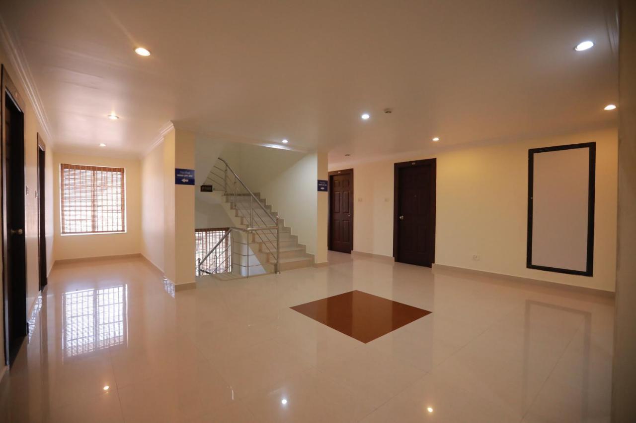 Hotel Peninsula Thrissur Экстерьер фото
