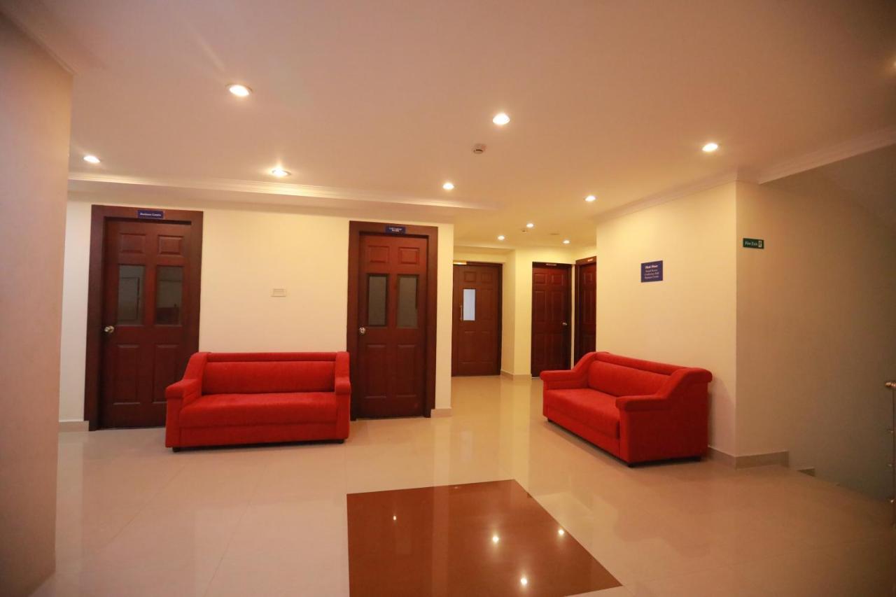Hotel Peninsula Thrissur Экстерьер фото