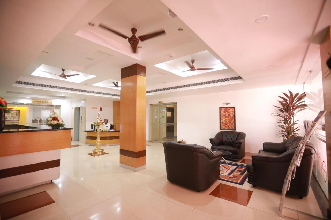 Hotel Peninsula Thrissur Экстерьер фото