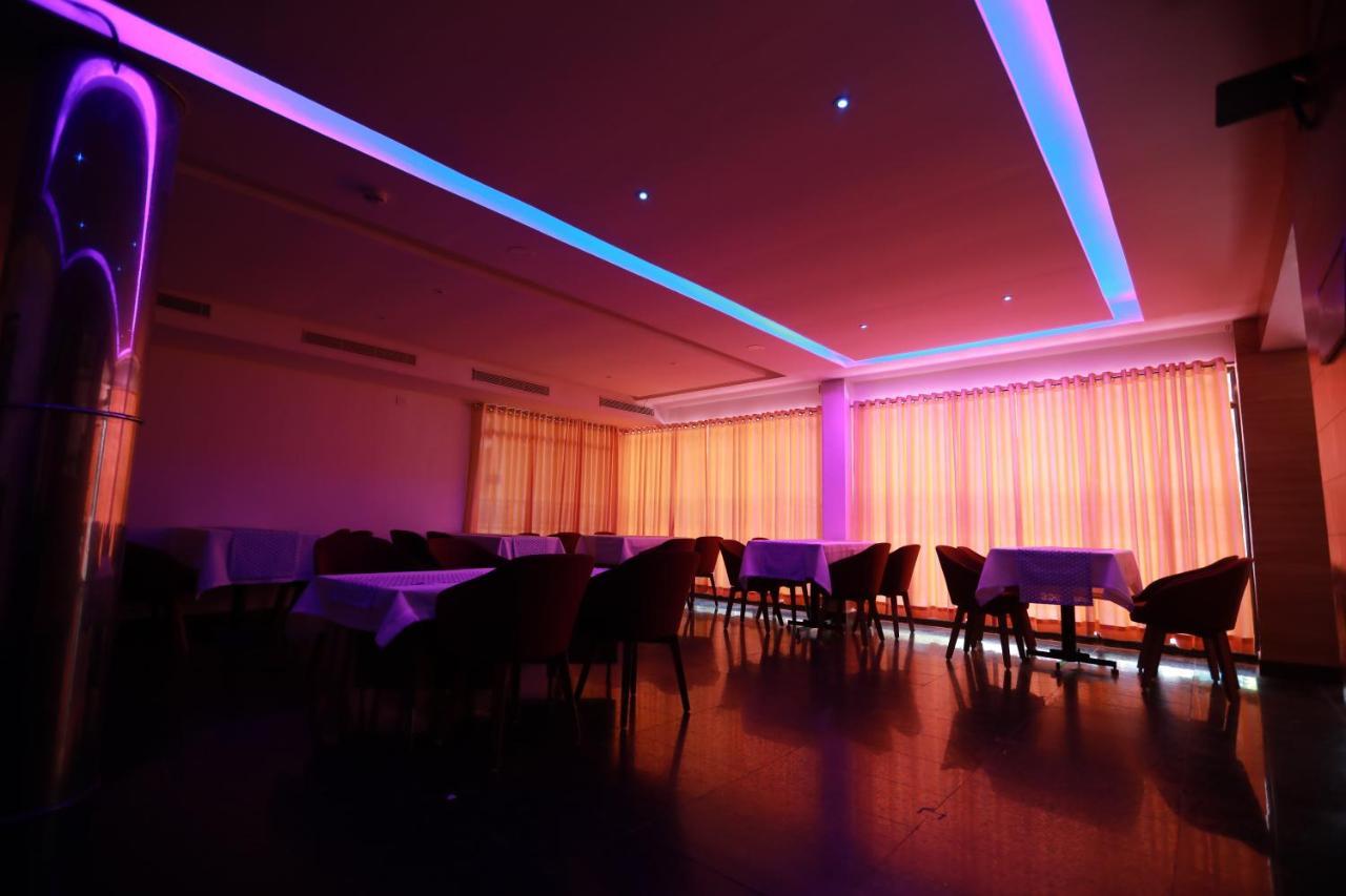 Hotel Peninsula Thrissur Экстерьер фото